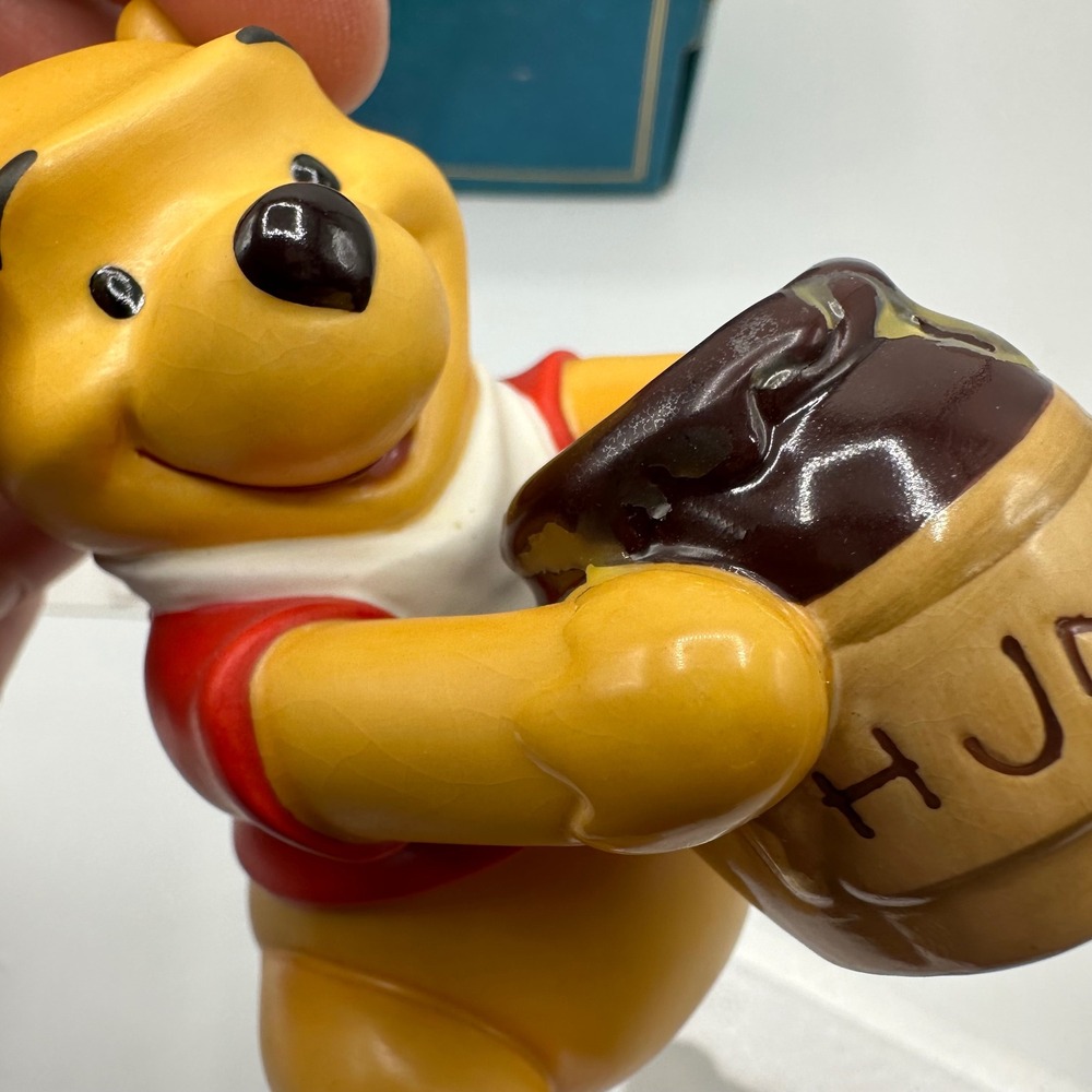 WDCC Winnie the Pooh Time for Something Sweet 1996 Membership Figurine COA Box - Picture 3 of 6